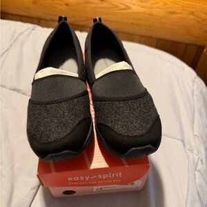 NWT: Easy Spirit Women's Charcoal and Black Loafers